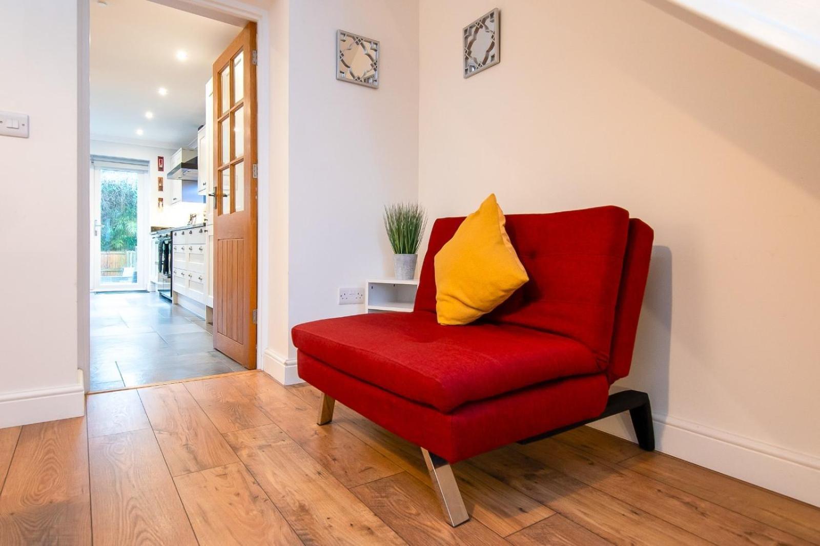 Casa One Hundred - A Beautiful 4 Bed House On The Front Holiday home Swansea