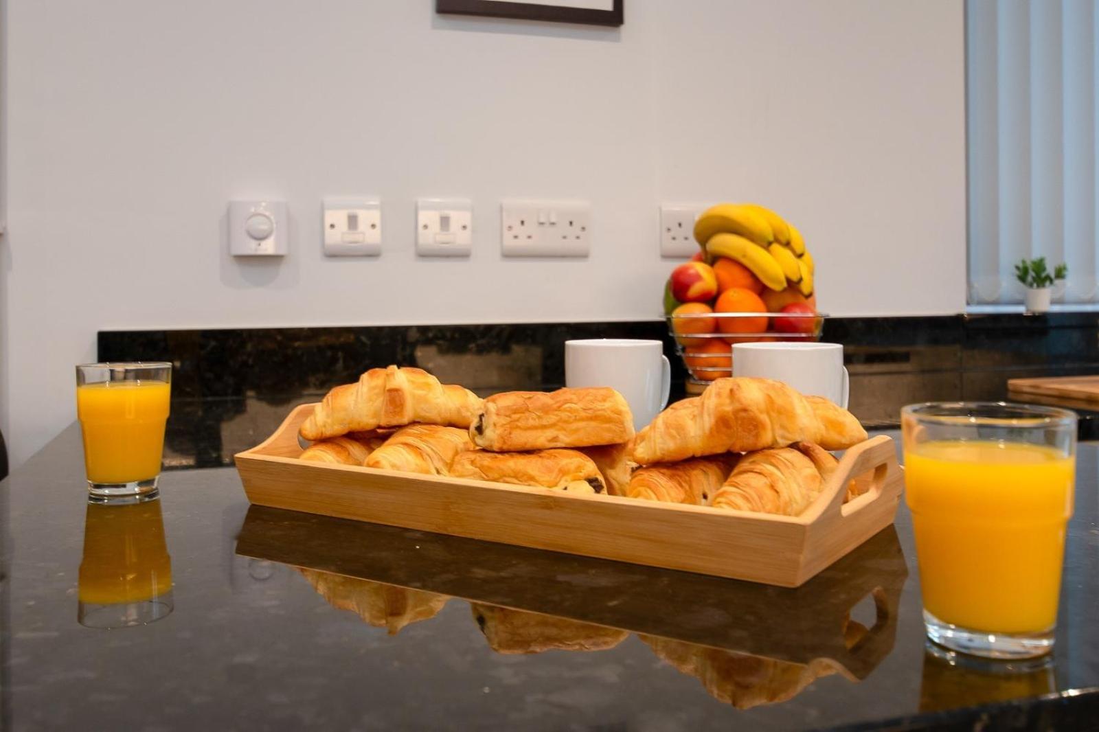 Casa One Hundred - A Beautiful 4 Bed House On The Front Holiday home Swansea