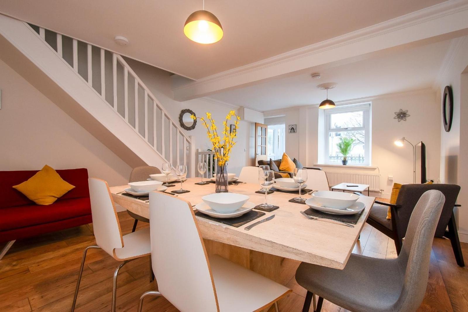 Casa One Hundred - A Beautiful 4 Bed House On The Front Swansea