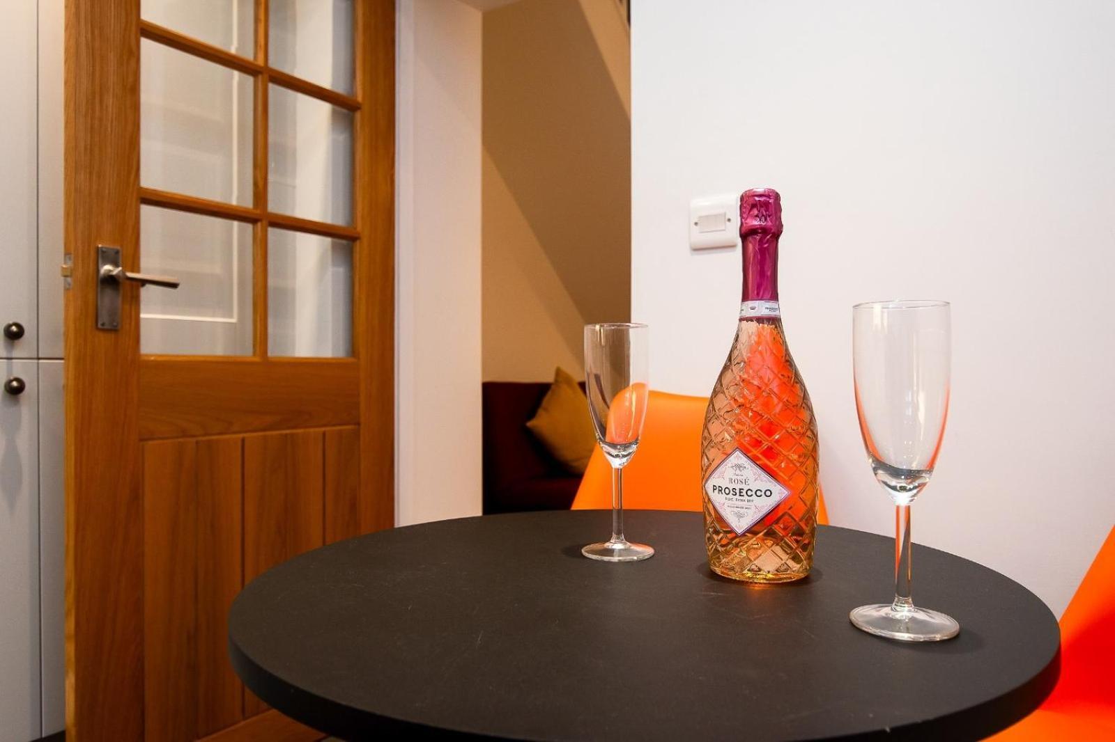 Casa One Hundred - A Beautiful 4 Bed House On The Front Holiday home Swansea