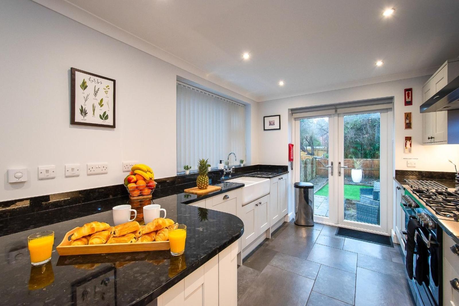 Holiday home Casa One Hundred - A Beautiful 4 Bed House On The Front *