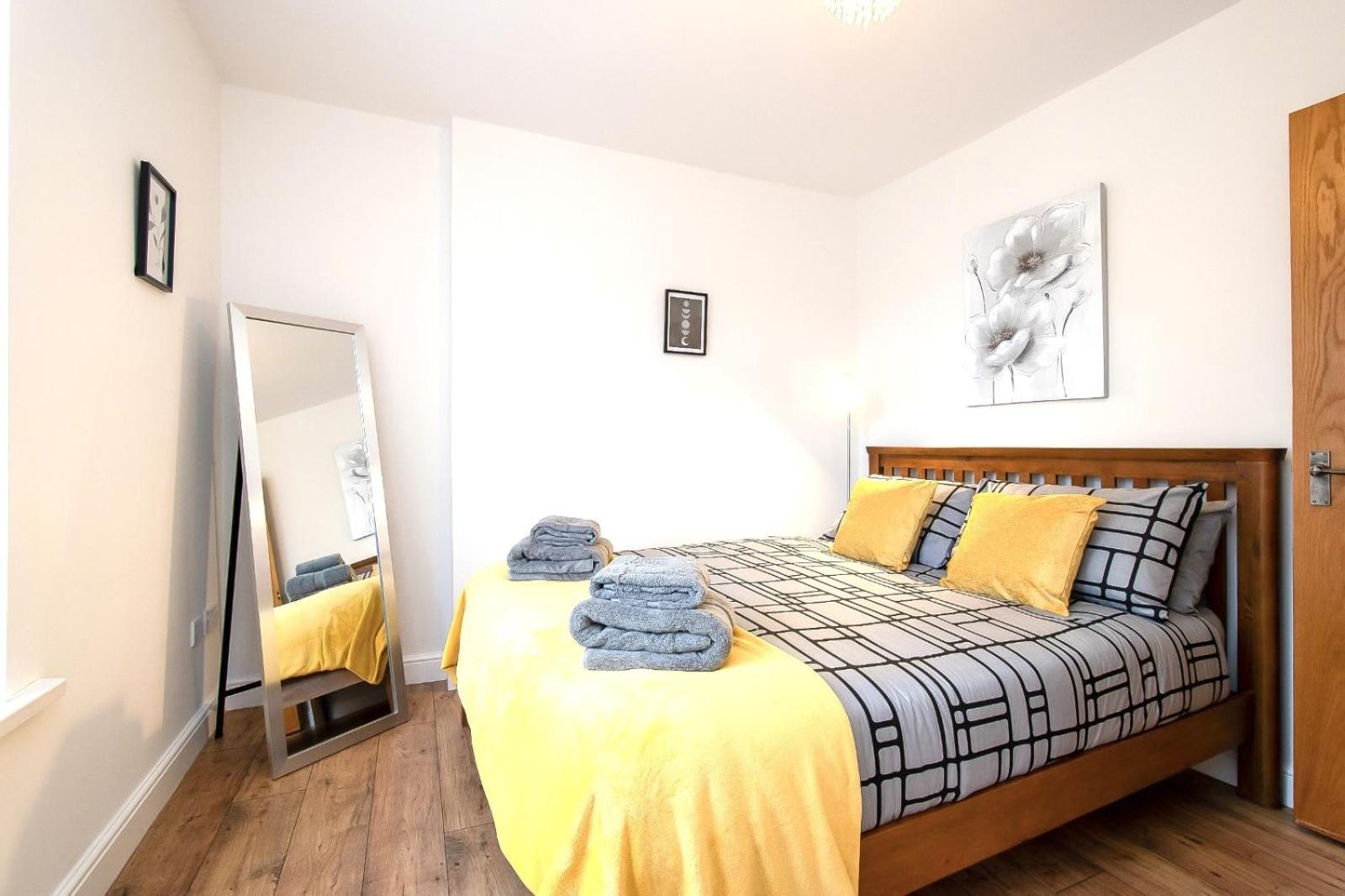 Casa One Hundred - A Beautiful 4 Bed House On The Front Swansea