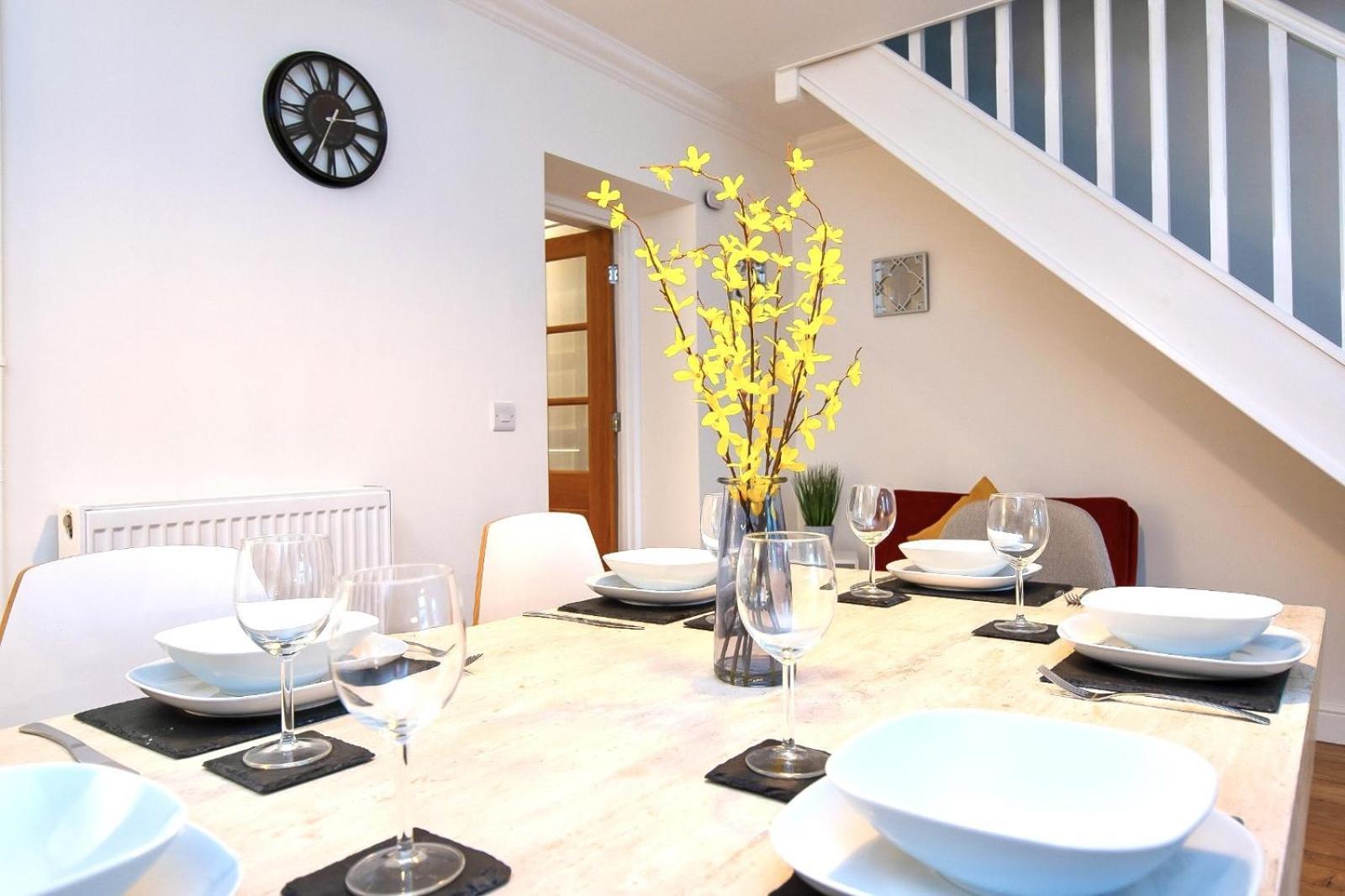 Casa One Hundred - A Beautiful 4 Bed House On The Front *